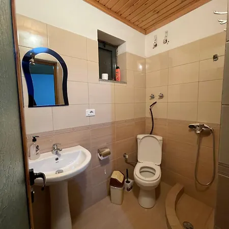 Bujtina Mecollari * Voskopojë