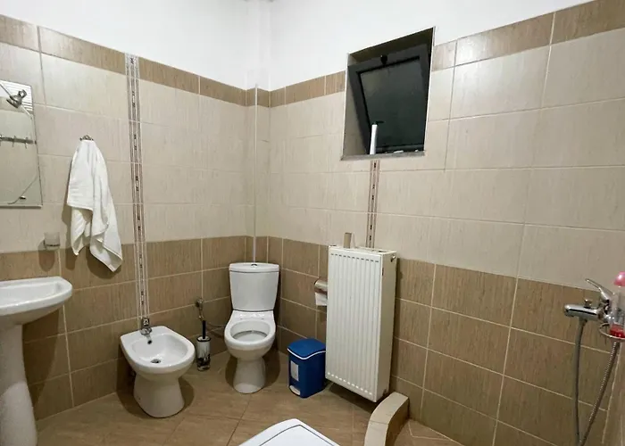 Bujtina Mecollari * Voskopojë